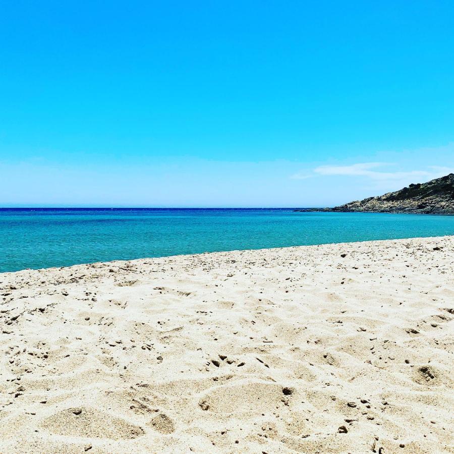 B&B La Porta Sulla Spiaggia 콰르투 산텔레나 외부 사진